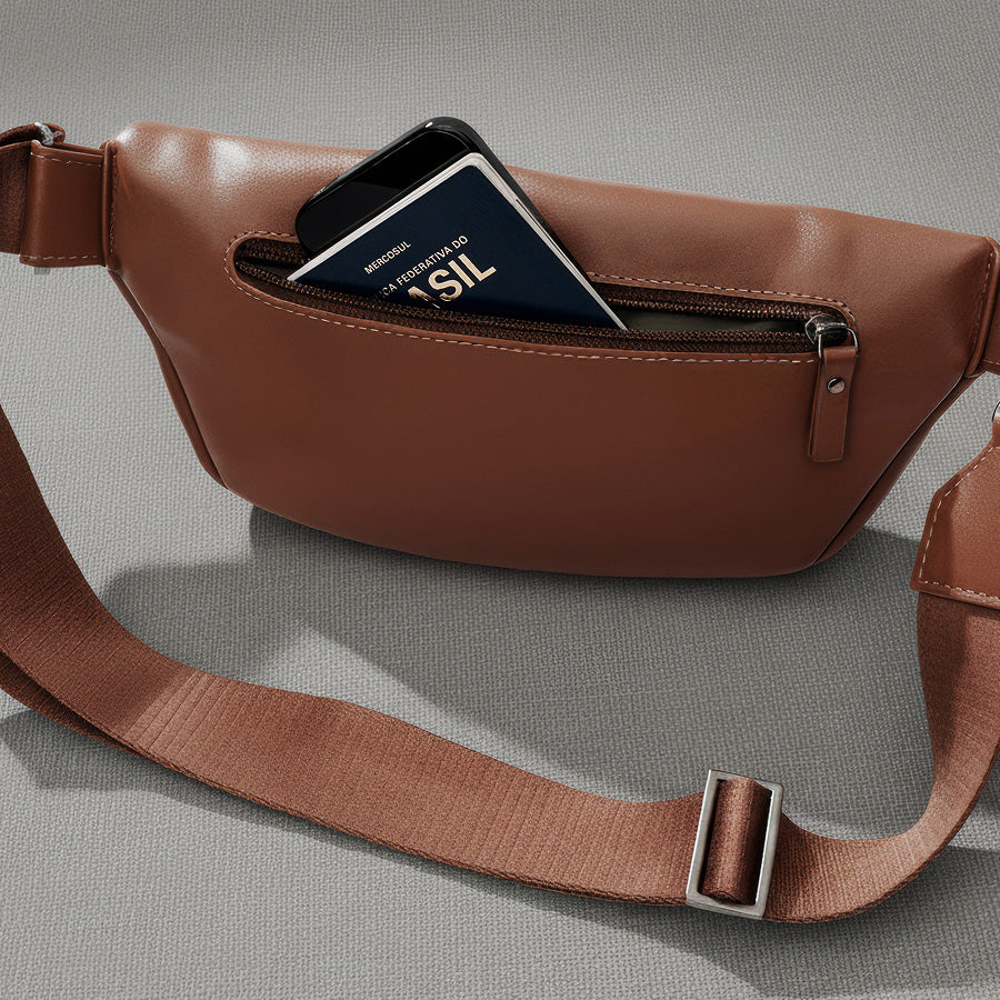 Bolso traseiro com zíper da Sling Bag Pulse NW112 Nordweg, ideal para guardar passaporte e celular com segurança durante viagens.