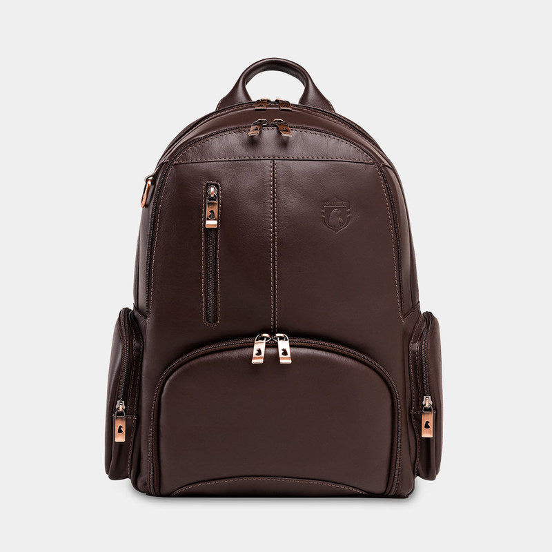 Mochila de couro para notebook NW072B na cor café — vista frontal