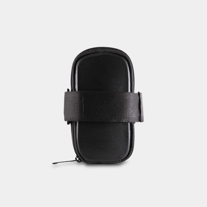 Saddle bag de couro para bicicleta Nordweg Serra NW090 na cor preto — vista frontal
